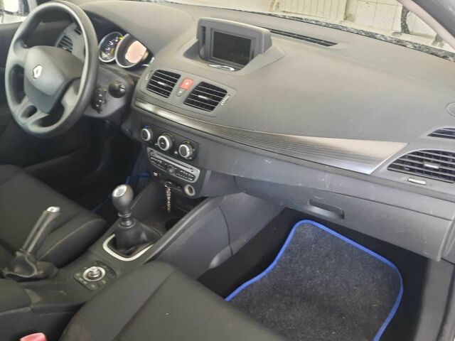 Серый Рено Меган, объемом двигателя 1.5 л и пробегом 179 тыс. км за 7175 $, фото 4 на Automoto.ua