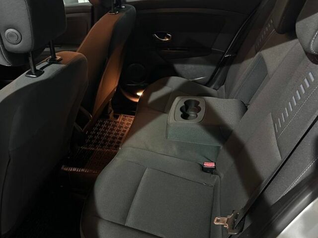 Рено Меган 2011 в Лозовой на Automoto.ua Серый Рено Меган, объемом двигателя 0 л и пробегом 277 тыс. км за 5500 $, фото 9 на Automoto.ua