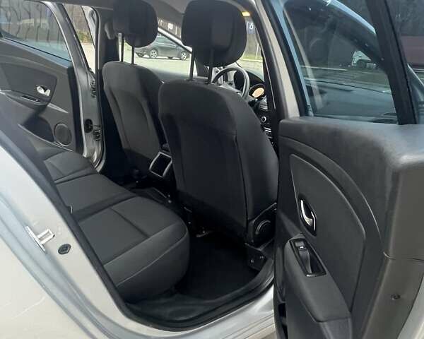 Серый Рено Меган, объемом двигателя 1.46 л и пробегом 232 тыс. км за 6900 $, фото 14 на Automoto.ua