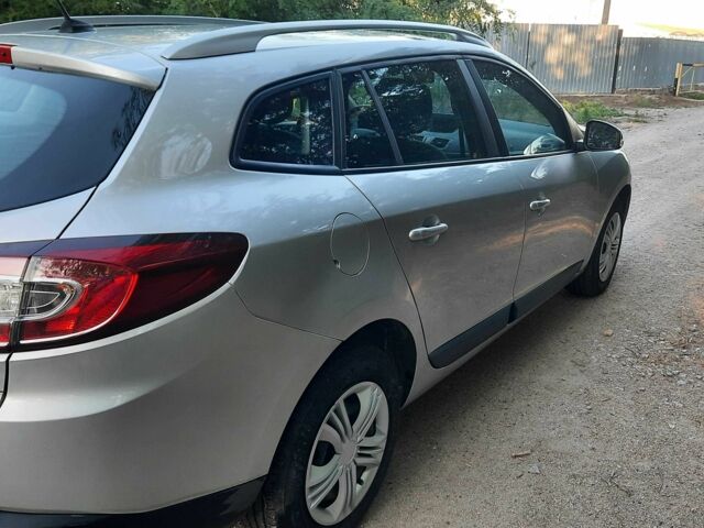 Серый Рено Меган, объемом двигателя 1.5 л и пробегом 179 тыс. км за 7175 $, фото 10 на Automoto.ua