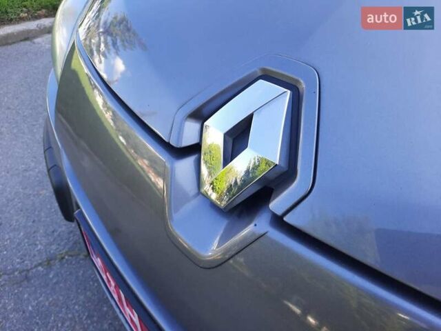Серый Рено Меган, объемом двигателя 1.6 л и пробегом 194 тыс. км за 8100 $, фото 29 на Automoto.ua