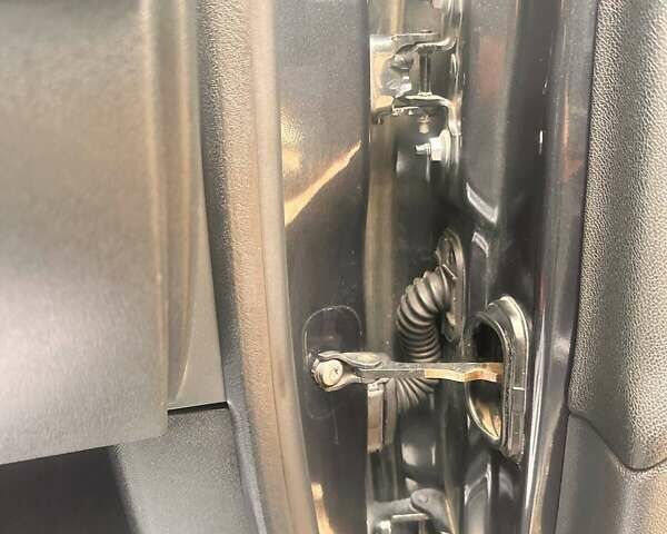 Рено Меган 2011 в Косове на Automoto.ua Серый Рено Меган, объемом двигателя 1.46 л и пробегом 254 тыс. км за 6999 $, фото 31 на Automoto.ua