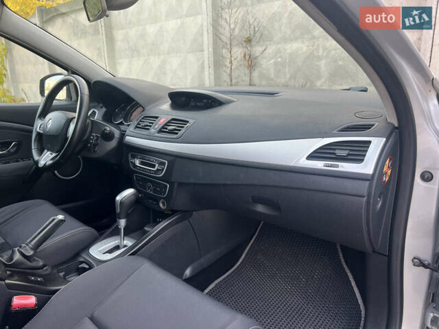 Серый Рено Меган, объемом двигателя 1.46 л и пробегом 274 тыс. км за 6300 $, фото 33 на Automoto.ua