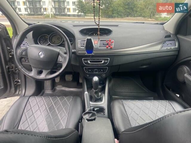 Серый Рено Меган, объемом двигателя 1.46 л и пробегом 293 тыс. км за 7300 $, фото 13 на Automoto.ua