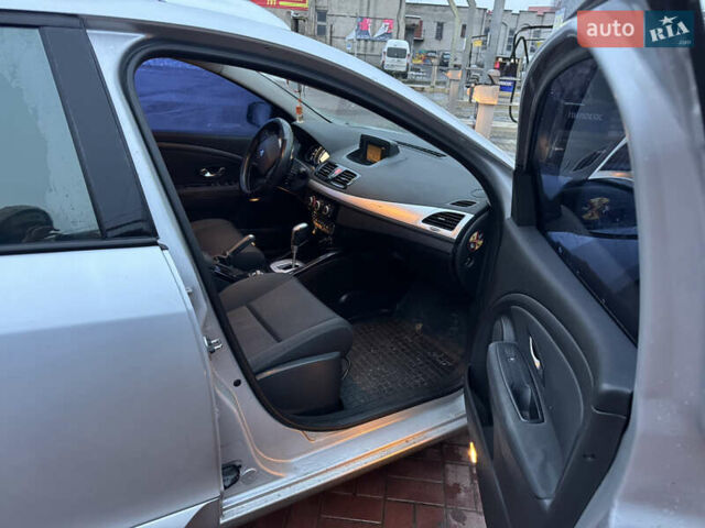 Серый Рено Меган, объемом двигателя 1.5 л и пробегом 208 тыс. км за 6300 $, фото 12 на Automoto.ua