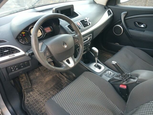 Сірий Рено Меган, об'ємом двигуна 1.5 л та пробігом 295 тис. км за 3600 $, фото 5 на Automoto.ua