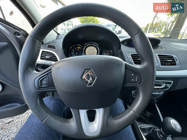 Сірий Рено Меган, об'ємом двигуна 1.5 л та пробігом 221 тис. км за 7999 $, фото 9 на Automoto.ua