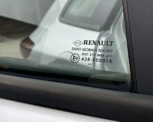 Серый Рено Меган, объемом двигателя 1.5 л и пробегом 277 тыс. км за 6999 $, фото 18 на Automoto.ua