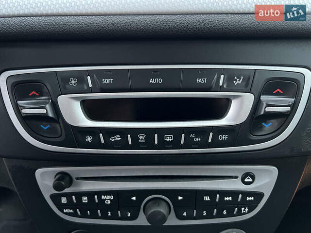 Серый Рено Меган, объемом двигателя 1.46 л и пробегом 220 тыс. км за 7900 $, фото 25 на Automoto.ua