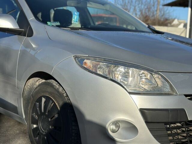 Серый Рено Меган, объемом двигателя 1.5 л и пробегом 203 тыс. км за 6700 $, фото 3 на Automoto.ua