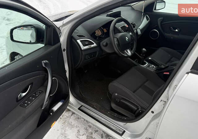 Серый Рено Меган, объемом двигателя 1.9 л и пробегом 260 тыс. км за 7200 $, фото 8 на Automoto.ua