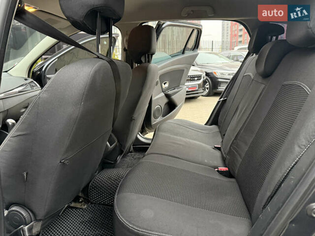 Сірий Рено Меган, об'ємом двигуна 1.46 л та пробігом 320 тис. км за 5500 $, фото 15 на Automoto.ua