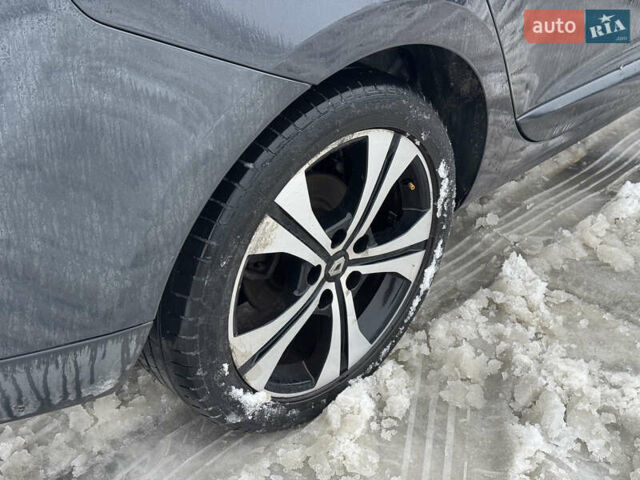 Серый Рено Меган, объемом двигателя 2 л и пробегом 300 тыс. км за 8250 $, фото 17 на Automoto.ua