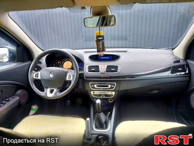 Серый Рено Меган, объемом двигателя 1.5 л и пробегом 267 тыс. км за 6850 $, фото 4 на Automoto.ua