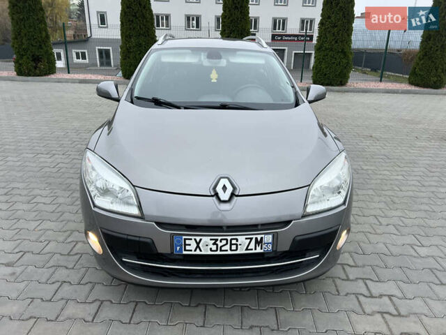 Серый Рено Меган, объемом двигателя 1.46 л и пробегом 220 тыс. км за 7900 $, фото 12 на Automoto.ua