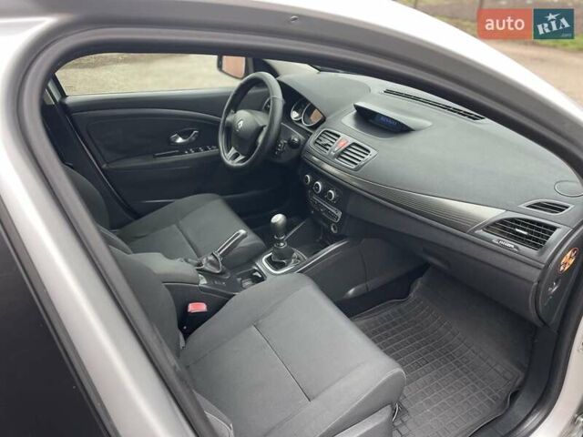 Сірий Рено Меган, об'ємом двигуна 1.46 л та пробігом 268 тис. км за 6400 $, фото 12 на Automoto.ua