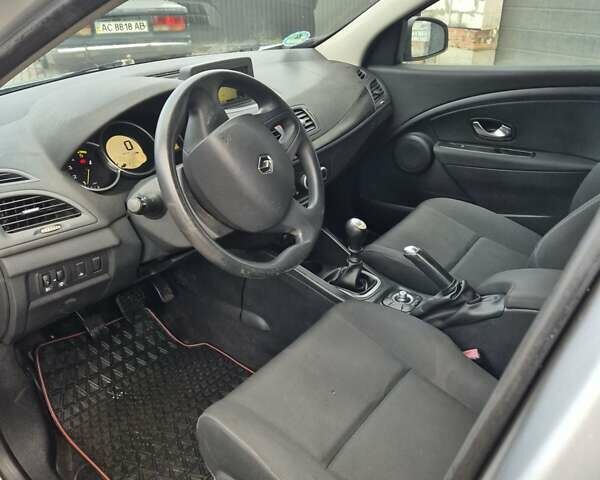 Серый Рено Меган, объемом двигателя 1.5 л и пробегом 228 тыс. км за 6650 $, фото 16 на Automoto.ua