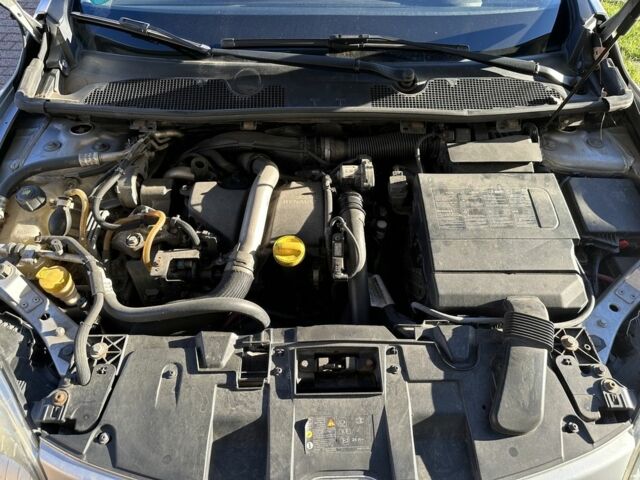 Серый Рено Меган, объемом двигателя 1.5 л и пробегом 257 тыс. км за 8000 $, фото 13 на Automoto.ua