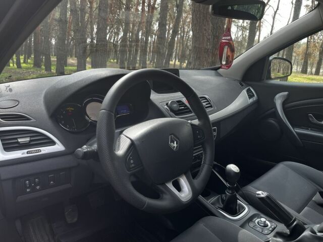 Серый Рено Меган, объемом двигателя 1.5 л и пробегом 300 тыс. км за 6000 $, фото 6 на Automoto.ua