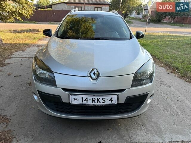 Сірий Рено Меган, об'ємом двигуна 1.6 л та пробігом 217 тис. км за 7750 $, фото 3 на Automoto.ua