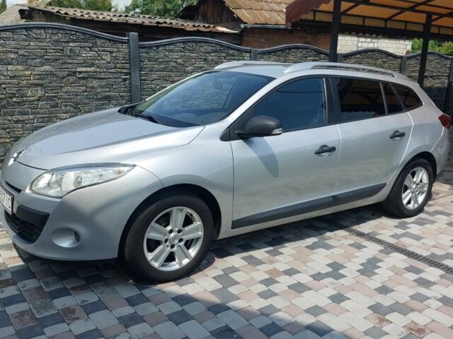 Серый Рено Меган, объемом двигателя 1.5 л и пробегом 205 тыс. км за 7400 $, фото 1 на Automoto.ua