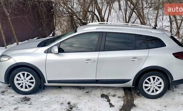 Серый Рено Меган, объемом двигателя 1.9 л и пробегом 266 тыс. км за 6700 $, фото 3 на Automoto.ua