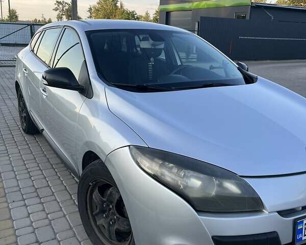 Сірий Рено Меган, об'ємом двигуна 1.46 л та пробігом 347 тис. км за 6900 $, фото 2 на Automoto.ua