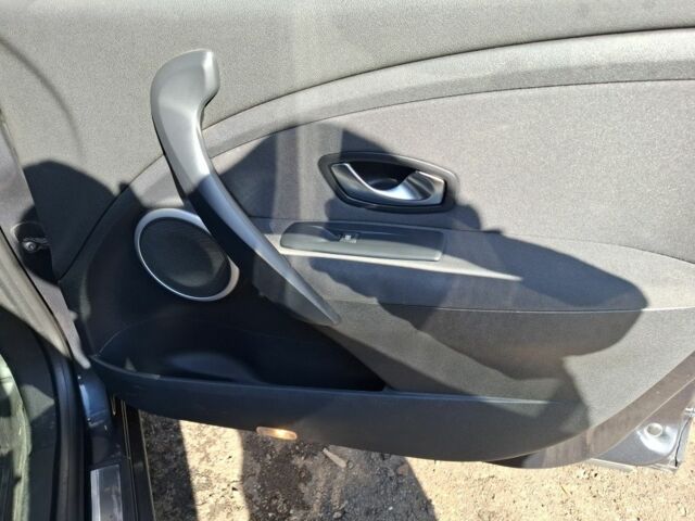 Сірий Рено Меган, об'ємом двигуна 1.46 л та пробігом 164 тис. км за 7350 $, фото 13 на Automoto.ua