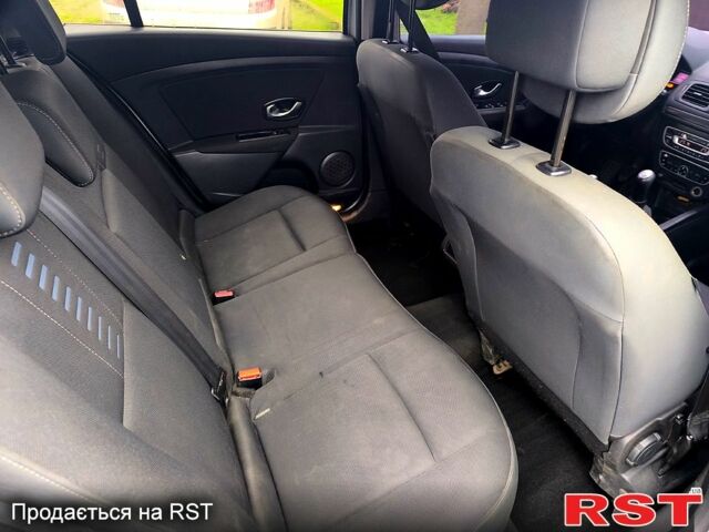 Сірий Рено Меган, об'ємом двигуна 1.5 л та пробігом 246 тис. км за 5300 $, фото 2 на Automoto.ua