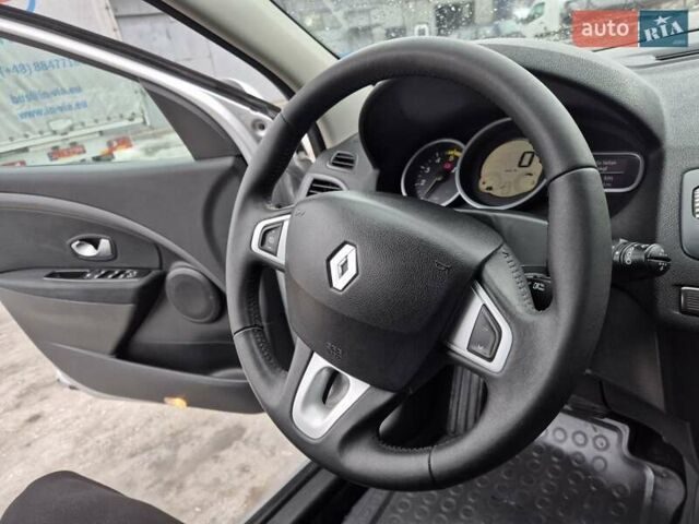 Серый Рено Меган, объемом двигателя 1.5 л и пробегом 232 тыс. км за 6650 $, фото 33 на Automoto.ua