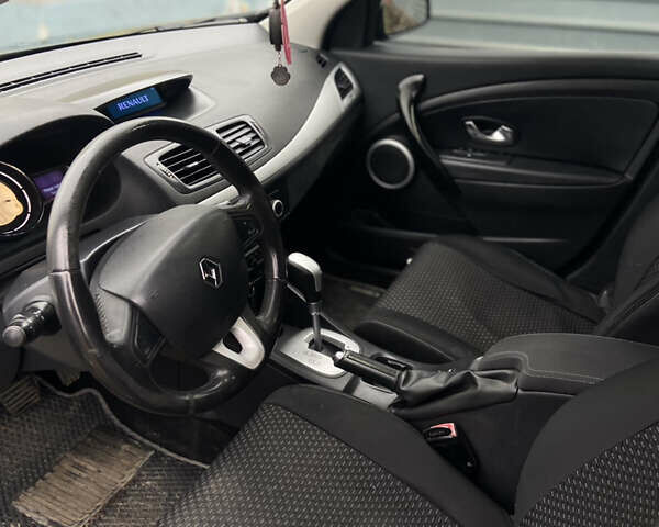 Сірий Рено Меган, об'ємом двигуна 1.46 л та пробігом 260 тис. км за 5600 $, фото 9 на Automoto.ua