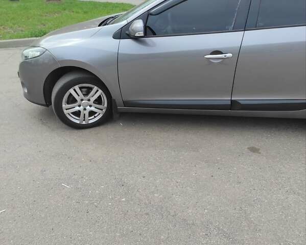 Серый Рено Меган, объемом двигателя 1.5 л и пробегом 299 тыс. км за 8000 $, фото 14 на Automoto.ua