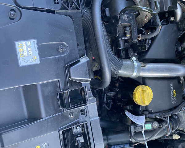 Сірий Рено Меган, об'ємом двигуна 1.46 л та пробігом 240 тис. км за 6801 $, фото 4 на Automoto.ua