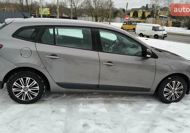 Серый Рено Меган, объемом двигателя 1.46 л и пробегом 300 тыс. км за 6700 $, фото 3 на Automoto.ua