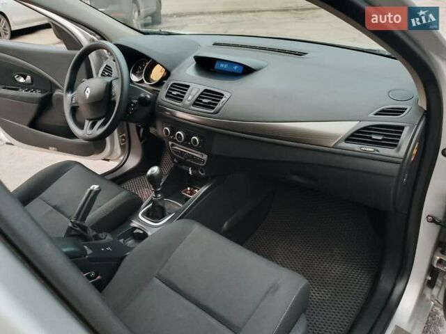 Серый Рено Меган, объемом двигателя 1.5 л и пробегом 273 тыс. км за 6900 $, фото 20 на Automoto.ua