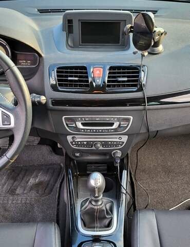 Сірий Рено Меган, об'ємом двигуна 1.4 л та пробігом 126 тис. км за 7800 $, фото 16 на Automoto.ua