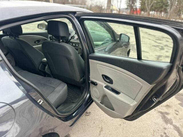 Серый Рено Меган, объемом двигателя 1.6 л и пробегом 170 тыс. км за 6490 $, фото 7 на Automoto.ua