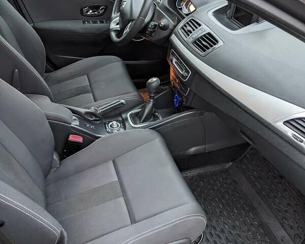 Сірий Рено Меган, об'ємом двигуна 1.87 л та пробігом 193 тис. км за 8400 $, фото 9 на Automoto.ua