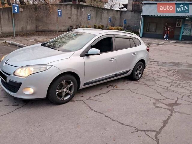 Серый Рено Меган, объемом двигателя 1.5 л и пробегом 273 тыс. км за 6900 $, фото 12 на Automoto.ua