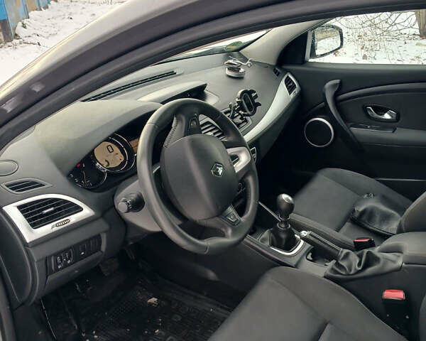 Сірий Рено Меган, об'ємом двигуна 1.4 л та пробігом 215 тис. км за 5900 $, фото 6 на Automoto.ua