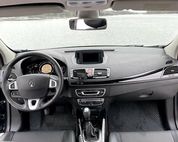 Сірий Рено Меган, об'ємом двигуна 1.87 л та пробігом 259 тис. км за 7000 $, фото 31 на Automoto.ua