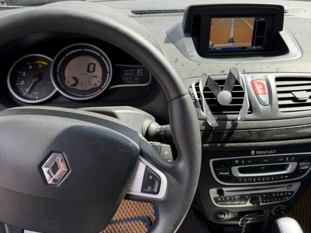 Сірий Рено Меган, об'ємом двигуна 1.5 л та пробігом 301 тис. км за 6713 $, фото 2 на Automoto.ua