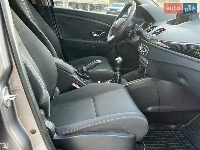 Рено Меган 2011 у Дніпро (Дніпропетровську) на Automoto.ua Сірий Рено Меган, об'ємом двигуна 1.46 л та пробігом 237 тис. км за 7500 $, фото 11 на Automoto.ua