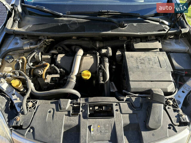 Серый Рено Меган, объемом двигателя 1.5 л и пробегом 257 тыс. км за 8500 $, фото 15 на Automoto.ua