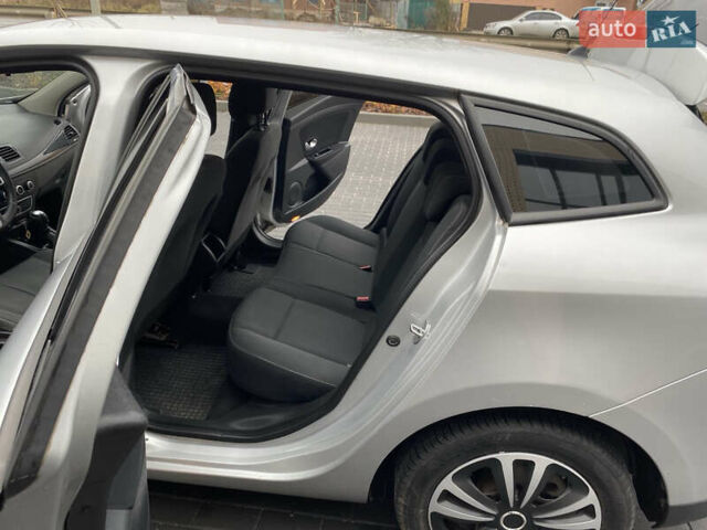 Сірий Рено Меган, об'ємом двигуна 1.46 л та пробігом 239 тис. км за 6600 $, фото 13 на Automoto.ua
