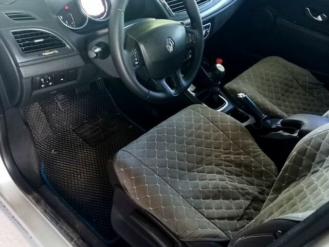 Серый Рено Меган, объемом двигателя 1.5 л и пробегом 22600 тыс. км за 7000 $, фото 6 на Automoto.ua