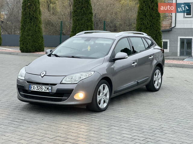 Серый Рено Меган, объемом двигателя 1.46 л и пробегом 220 тыс. км за 7900 $, фото 3 на Automoto.ua