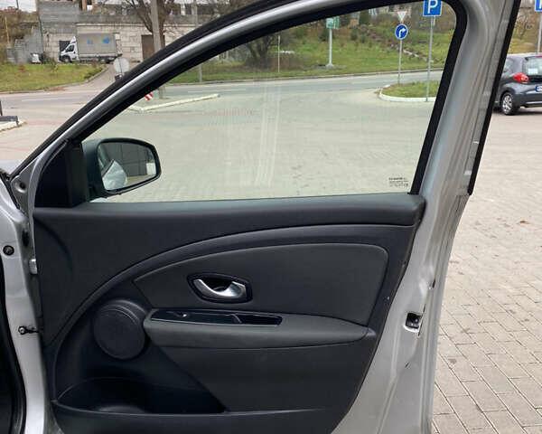 Серый Рено Меган, объемом двигателя 1.5 л и пробегом 277 тыс. км за 6999 $, фото 14 на Automoto.ua