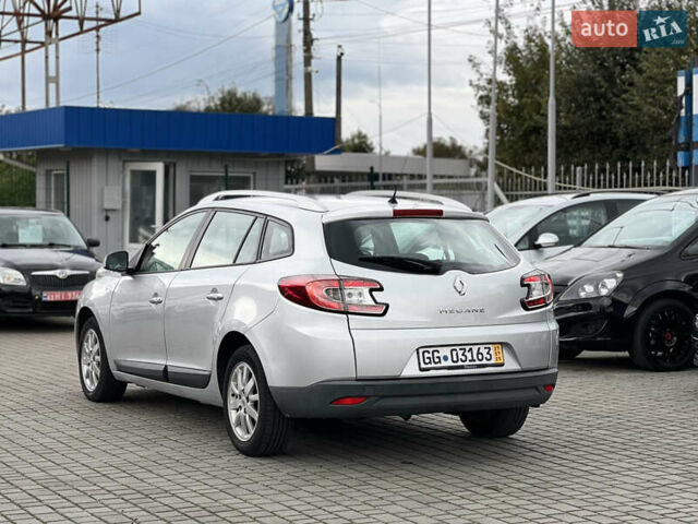 Серый Рено Меган, объемом двигателя 1.6 л и пробегом 150 тыс. км за 7500 $, фото 3 на Automoto.ua