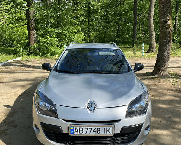 Серый Рено Меган, объемом двигателя 1.46 л и пробегом 315 тыс. км за 6300 $, фото 1 на Automoto.ua